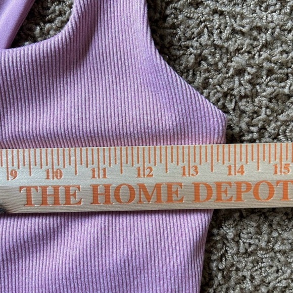 Alo Ribbed Tank Top - Picture 5 of 6